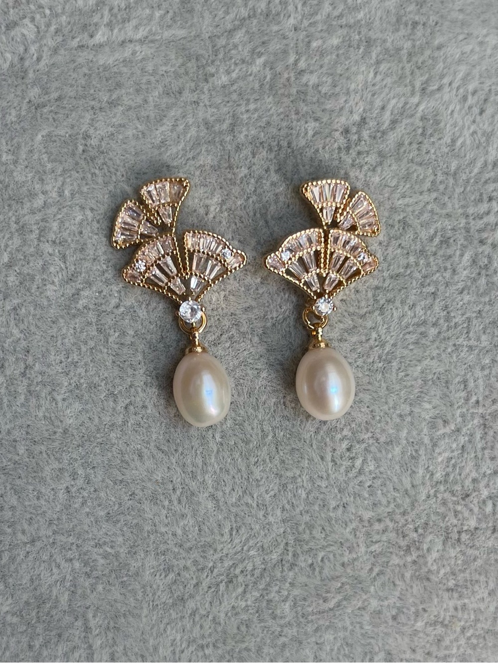 Gold Freshwater Pearl Drop Leaves Earrings - Elegant Women Jewelry